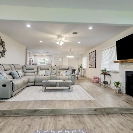 Kingwood Cottage - 10 Mins From Iah - Lake Front ฮัมเบิล ภายนอก รูปภาพ