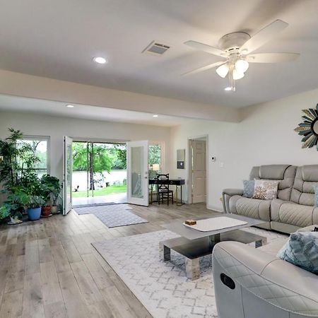 Kingwood Cottage - 10 Mins From Iah - Lake Front ฮัมเบิล ภายนอก รูปภาพ