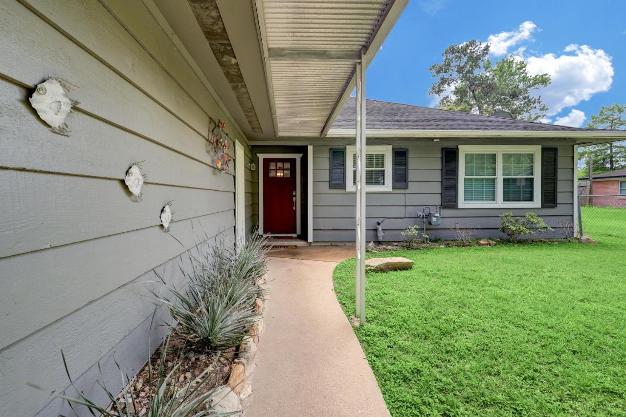 Kingwood Cottage - 10 Mins From Iah - Lake Front ฮัมเบิล ภายนอก รูปภาพ