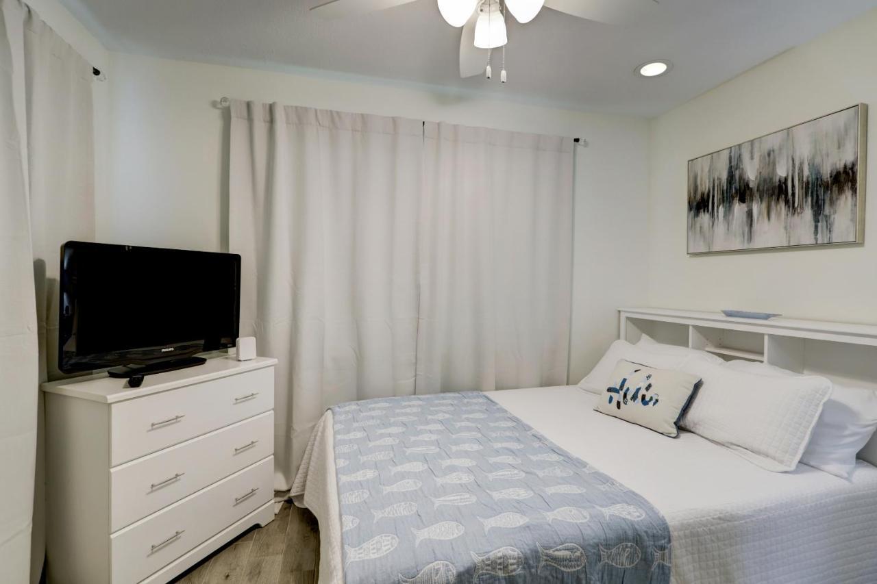 Kingwood Cottage - 10 Mins From Iah - Lake Front ฮัมเบิล ภายนอก รูปภาพ