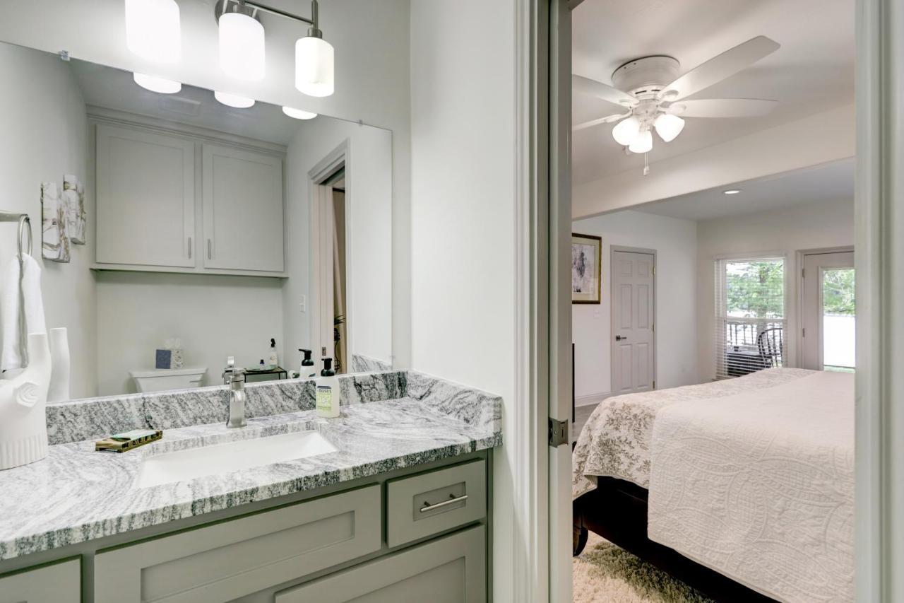 Kingwood Cottage - 10 Mins From Iah - Lake Front ฮัมเบิล ภายนอก รูปภาพ