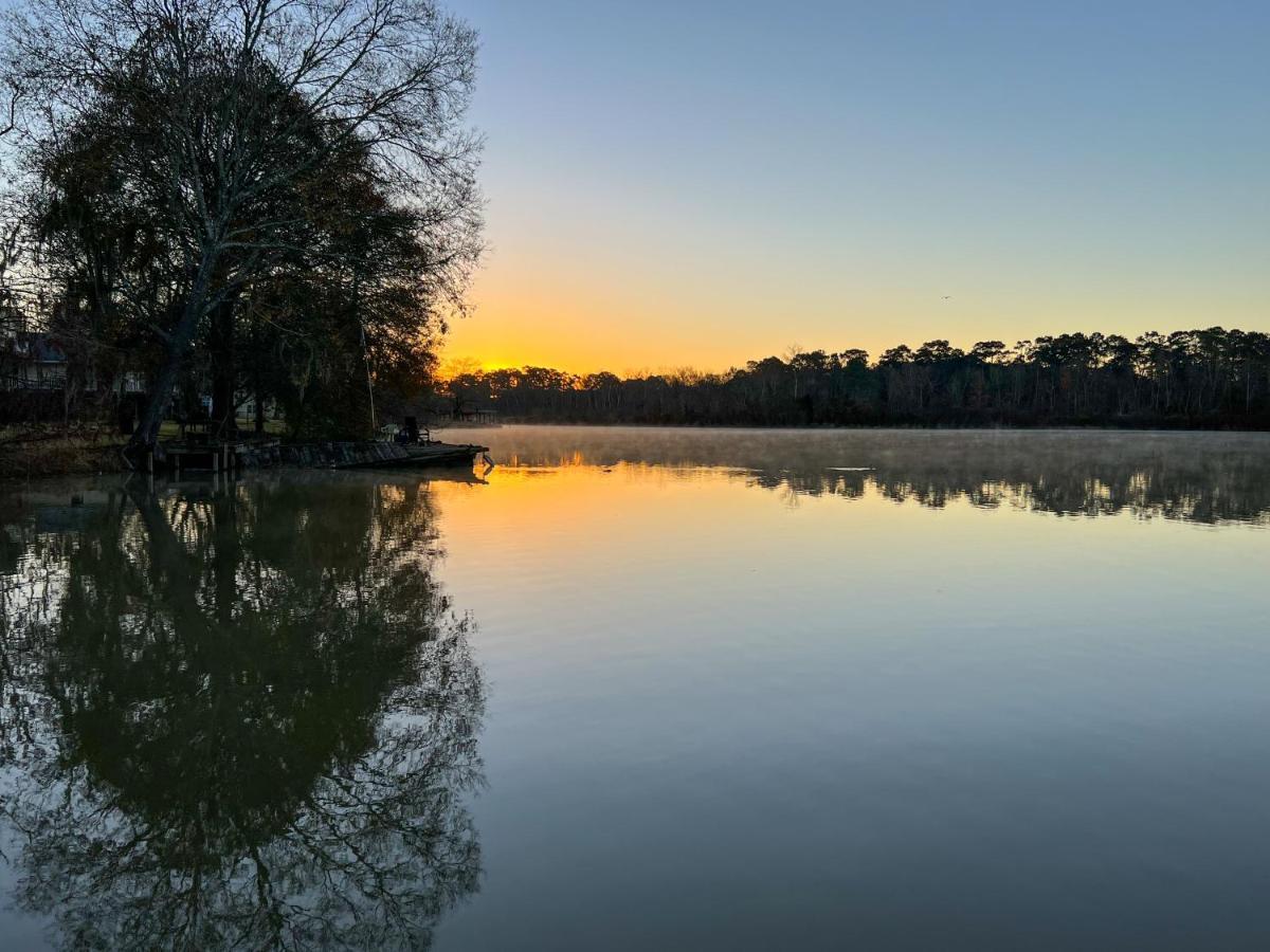 Kingwood Cottage - 10 Mins From Iah - Lake Front ฮัมเบิล ภายนอก รูปภาพ
