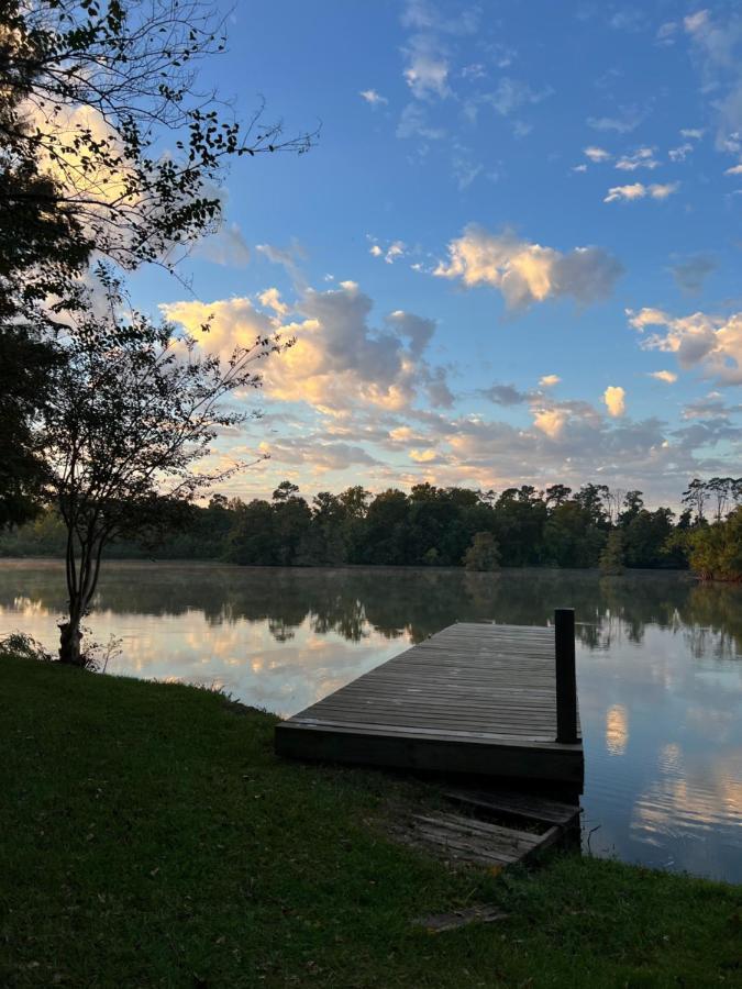 Kingwood Cottage - 10 Mins From Iah - Lake Front ฮัมเบิล ภายนอก รูปภาพ